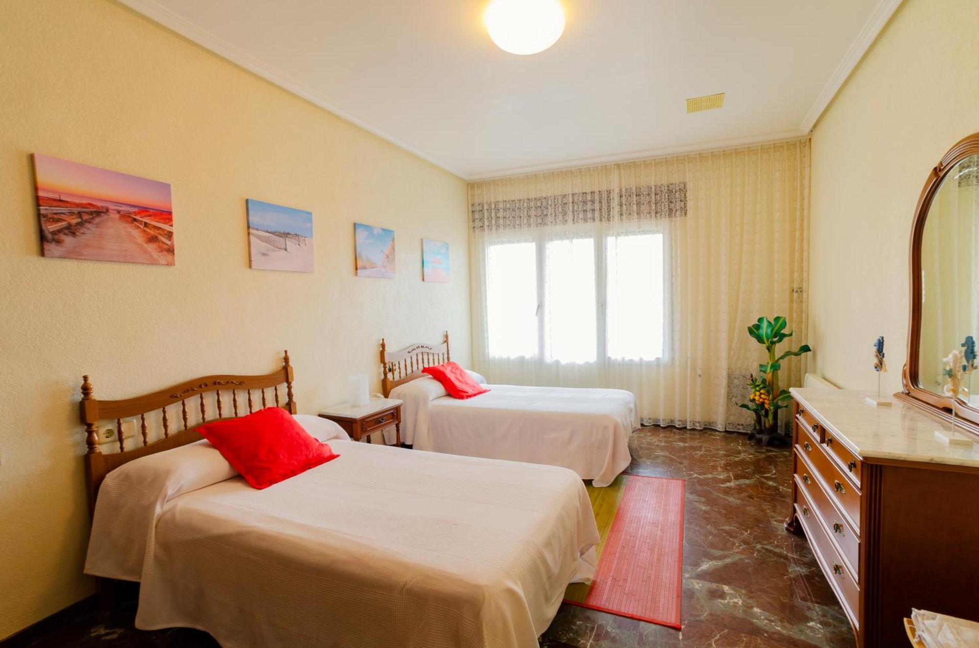 Villa Taala Con Terraza 洛斯尼托斯 外观 照片